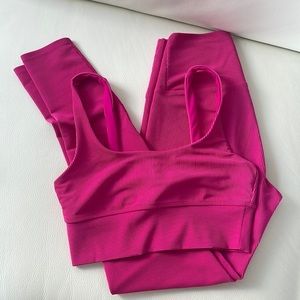 Fucsia beach riot outfit